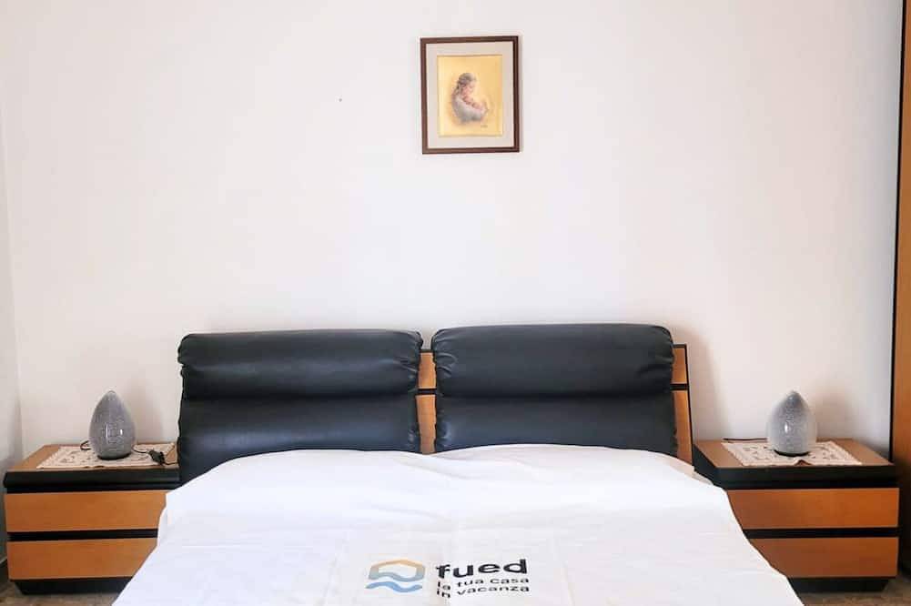 Entire apartment, Cesenatico, Spacious Two-Bedroom Apartment with Private Parking Space in Gatteo A Mare, Forlì-Cesena Province