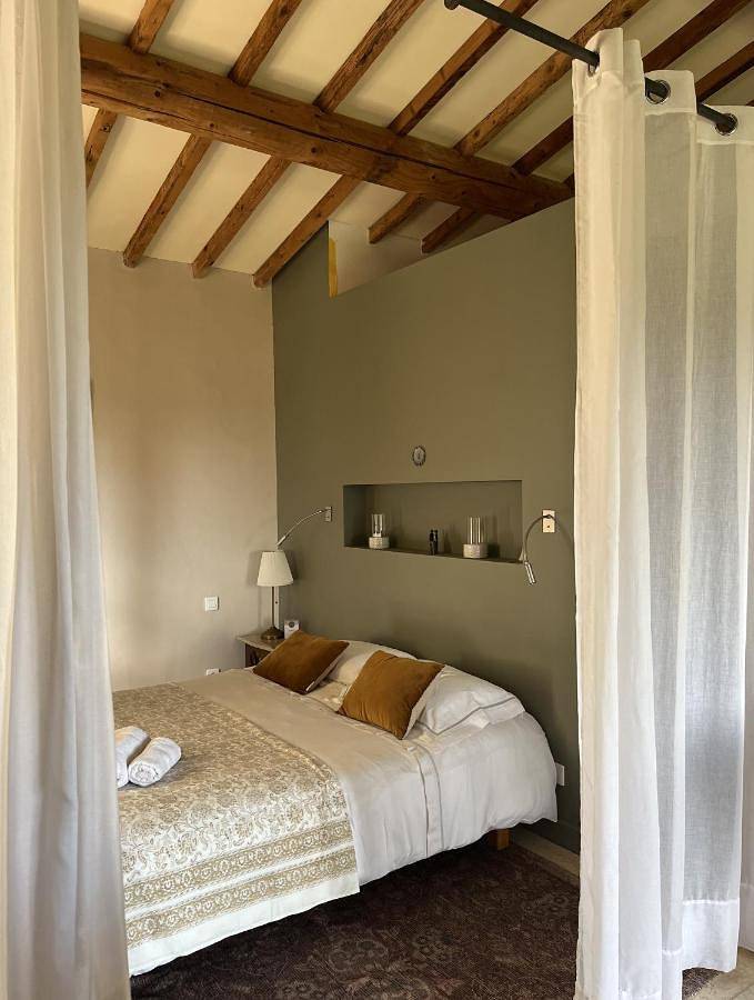 Gîte pour 2 personnes, avec vue ainsi que piscine et terrasse à Réauville - 3