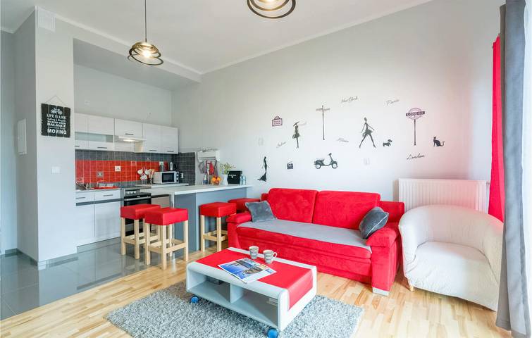 Ganze Ferienwohnung, Ferienwohnung für 4 Personen mit Garten in Darłówko, Darłowo