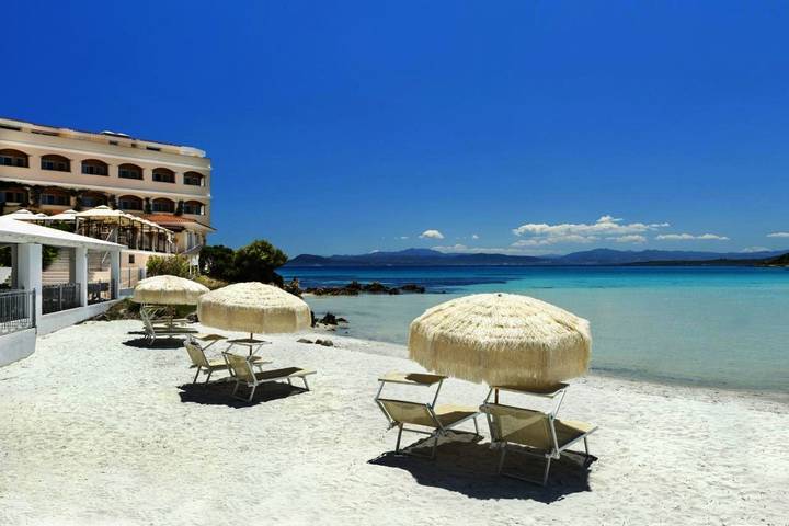 Hôtel pour 3 personnes, avec balcon et piscine
