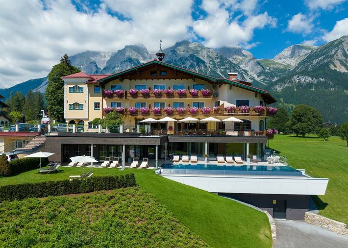 Hotel für 2 Personen, mit Balkon und Terrasse sowie Whirlpool und Garten