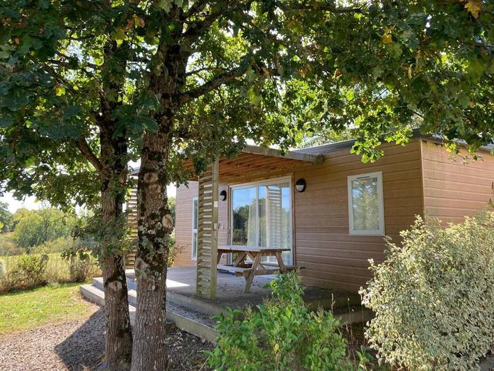 Location de vacances pour 7 personnes, avec vue et bassin pour enfant ainsi que piscine et jardin à Mouilleron-le-Captif