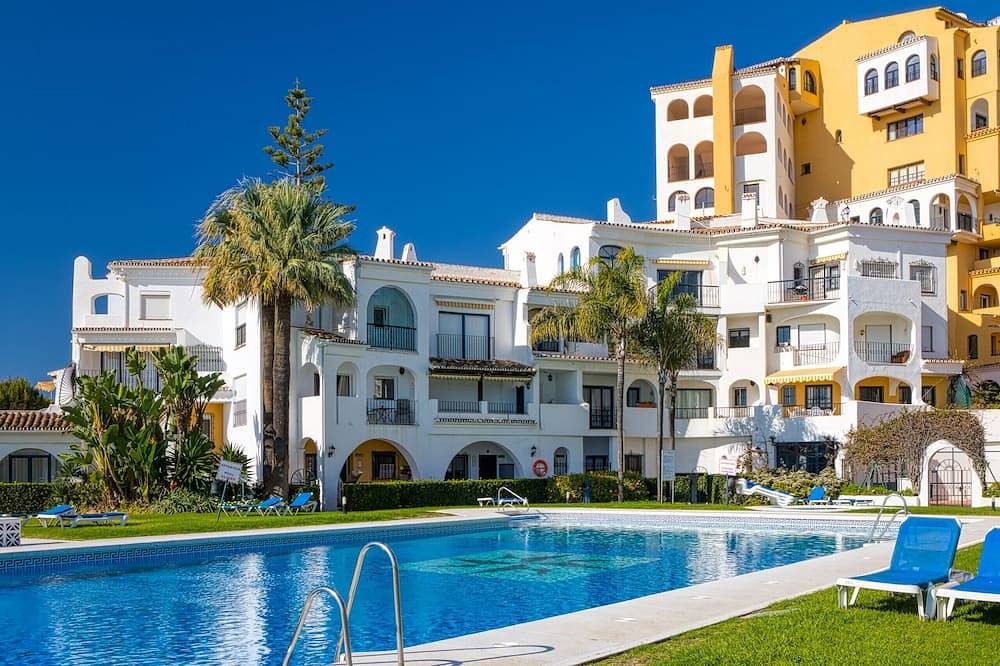 Entire apartment, Cabopino in Playa Cabopino, Marbella