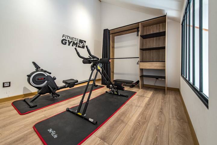 Entire apartment, Panorama Majestueux | Large Space & Mountain View in Saint-Jean-de-Maurienne, Saint-Jean-de-Maurienne region