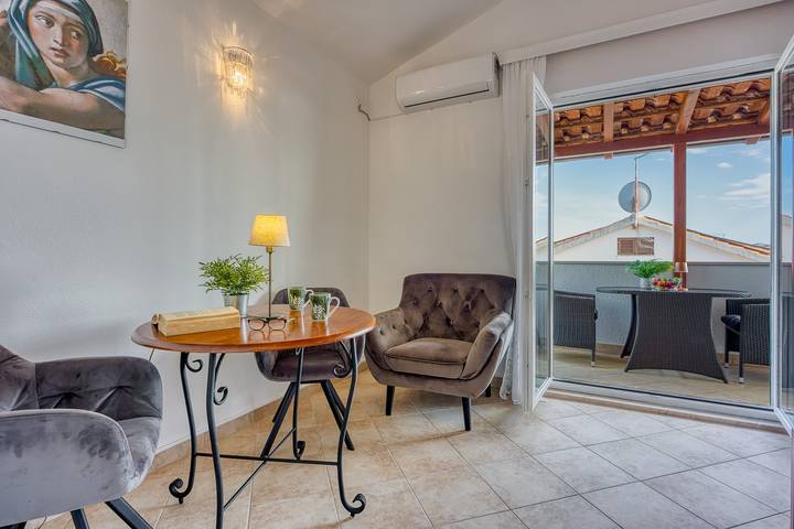 Ganze Wohnung, Studio-Apartment A6 / Ivana-Mira
 in Okrug Gornji, Ciovo