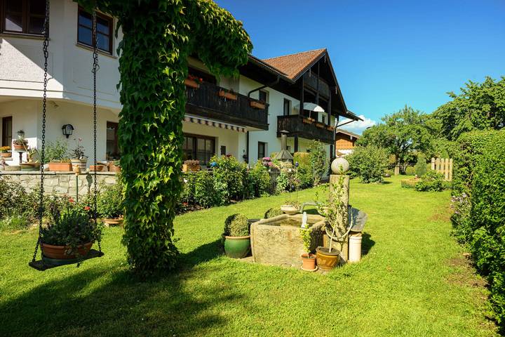 Ferienwohnung für 2 Personen, mit Terrasse am Chiemsee