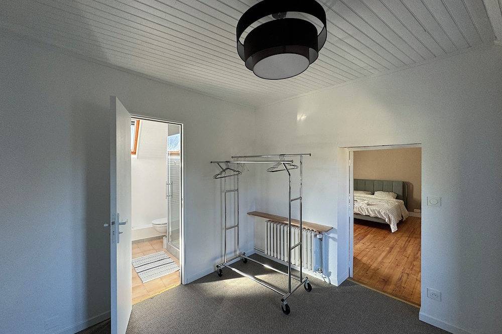 Maison avec piscine chauffée à 45 minutes de Paris in Arnouville-lès-Mantes, Yvelines