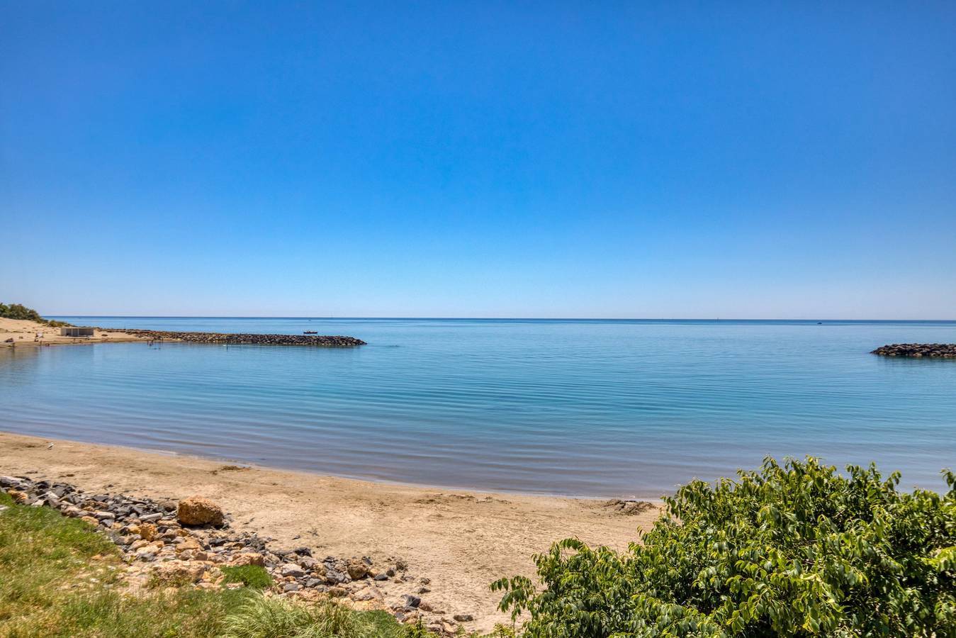 Appartement entier, Appartement 'T2 Cosy App Face Mer Plage Tennis' avec terrasse privée in Sète, Côte méditerranéenne (France)