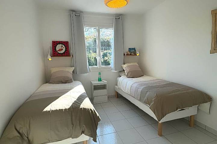 Location de vacances pour 4 personnes, avec piscine à Les Mayons - 2