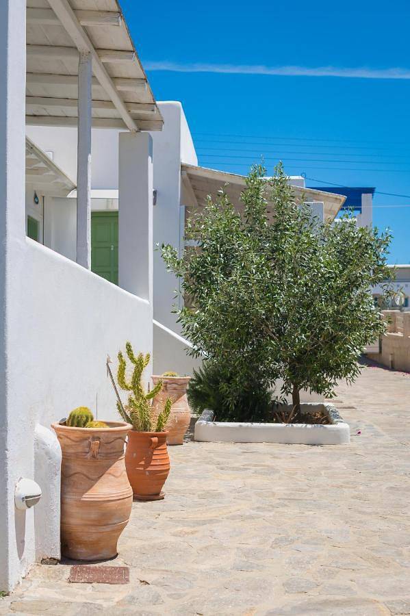 Chambre d’hôte pour 2 personnes, avec balcon ainsi que vue et piscine dans Paros - 2