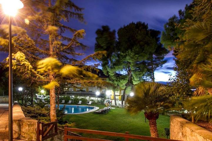 Apartamento para 2 personas, con Terraza y Jardín además de Piscina y Sauna en Biar
