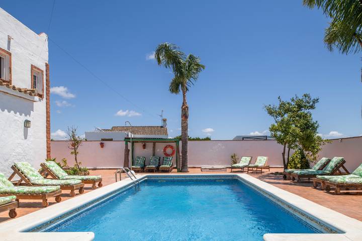 Maison de campagne pour 20 personnes, avec jardin, adapté aux familles - 1