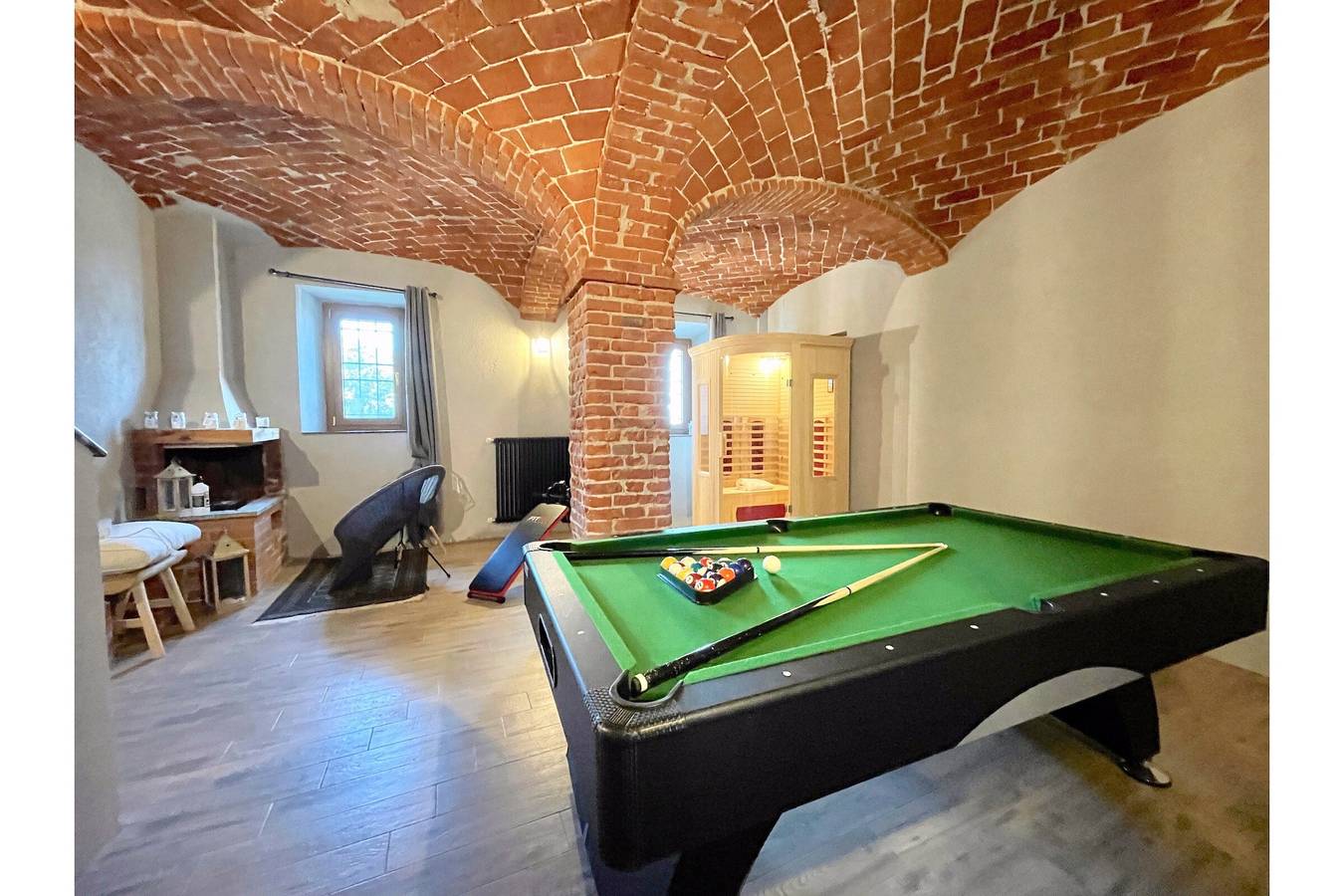 Villa 'Cascina Liebe Con Idromassaggio' mit privatem Garten, Wlan und Klimaanlage in Ozzano Monferrato, Alessandria Provinz