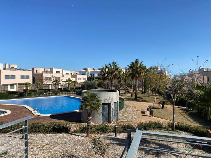 Apartamento de vacaciones para 4 personas, con jardín y piscina - 1