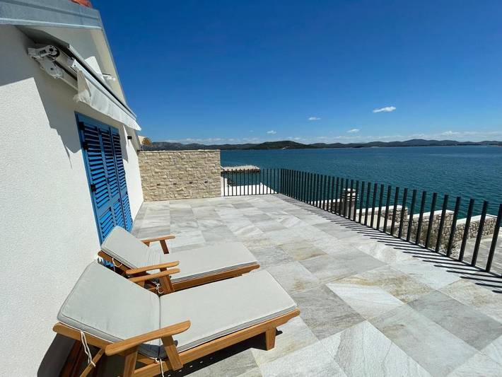 Villa pour 6 personnes, avec Balcon et Terrasse ainsi que Jardin et Vue dans Betina