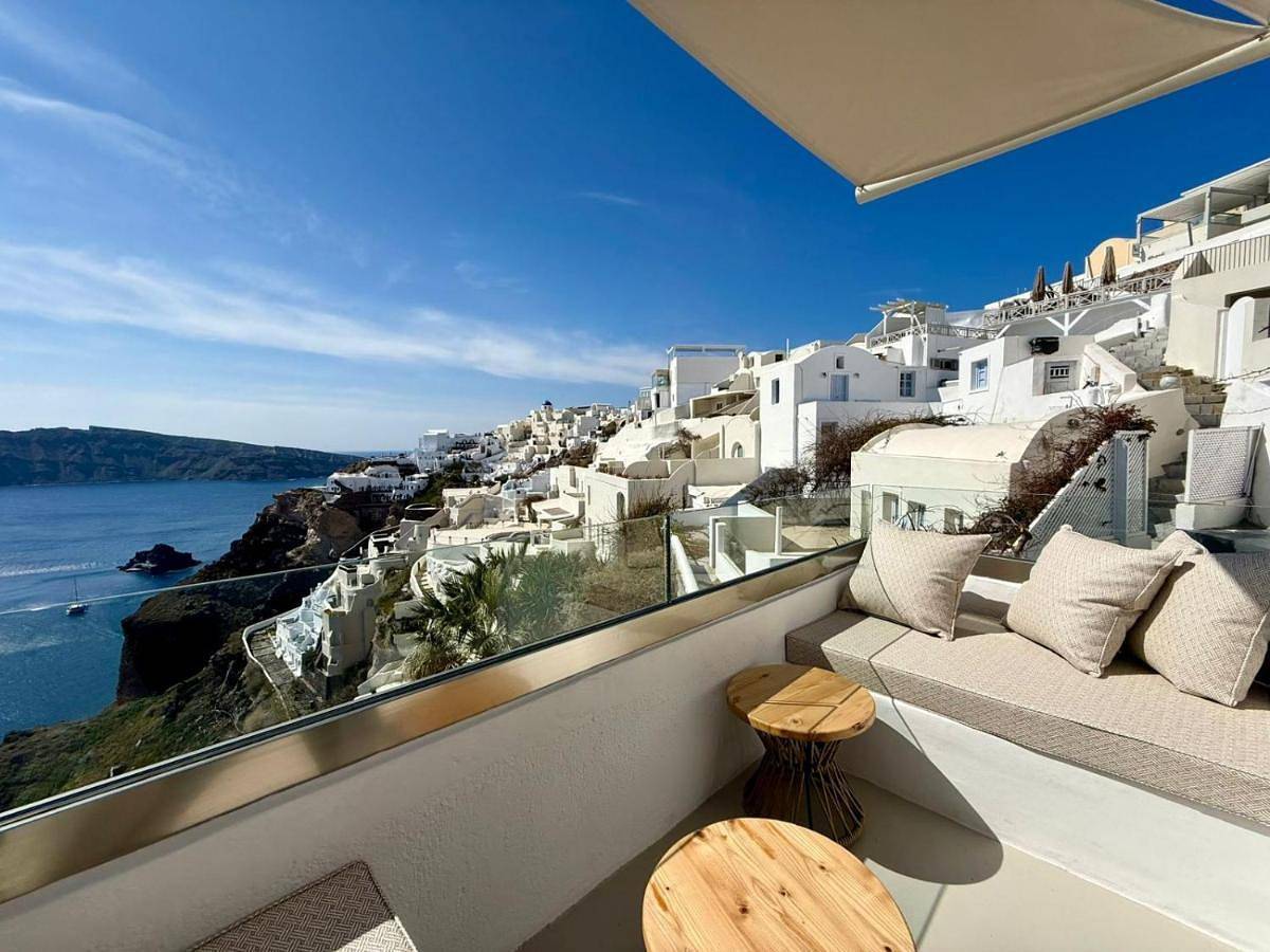 Kaleidoscope Cave Houses in Oia, Santorin