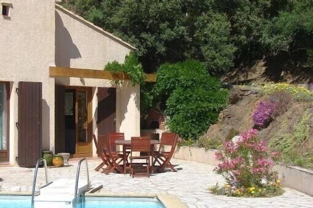 Gulf Of St. Tropez, Pretty Villa With Pool, Quiet, Luxurious in Rayol-Canadel-sur-Mer, Draguignan region