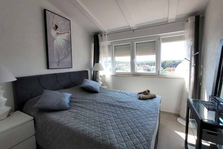 Apartamento entero, Apartamento de vacaciones con jardín de invierno y vista al mar in Pula-Medulin, Pula