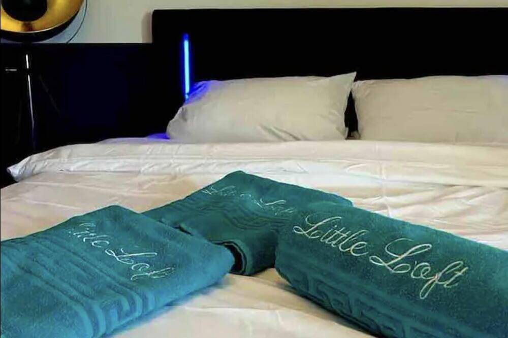 Ganze Wohnung, Appartement mit Rheinblick & Heimkino in Neuss, Rhein-Kreis Neuss