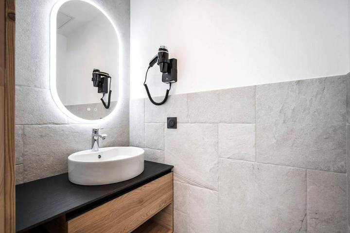 Chambre d’hôte pour 8 personnes, avec vue et jardin, animaux acceptés à Tignes - 4