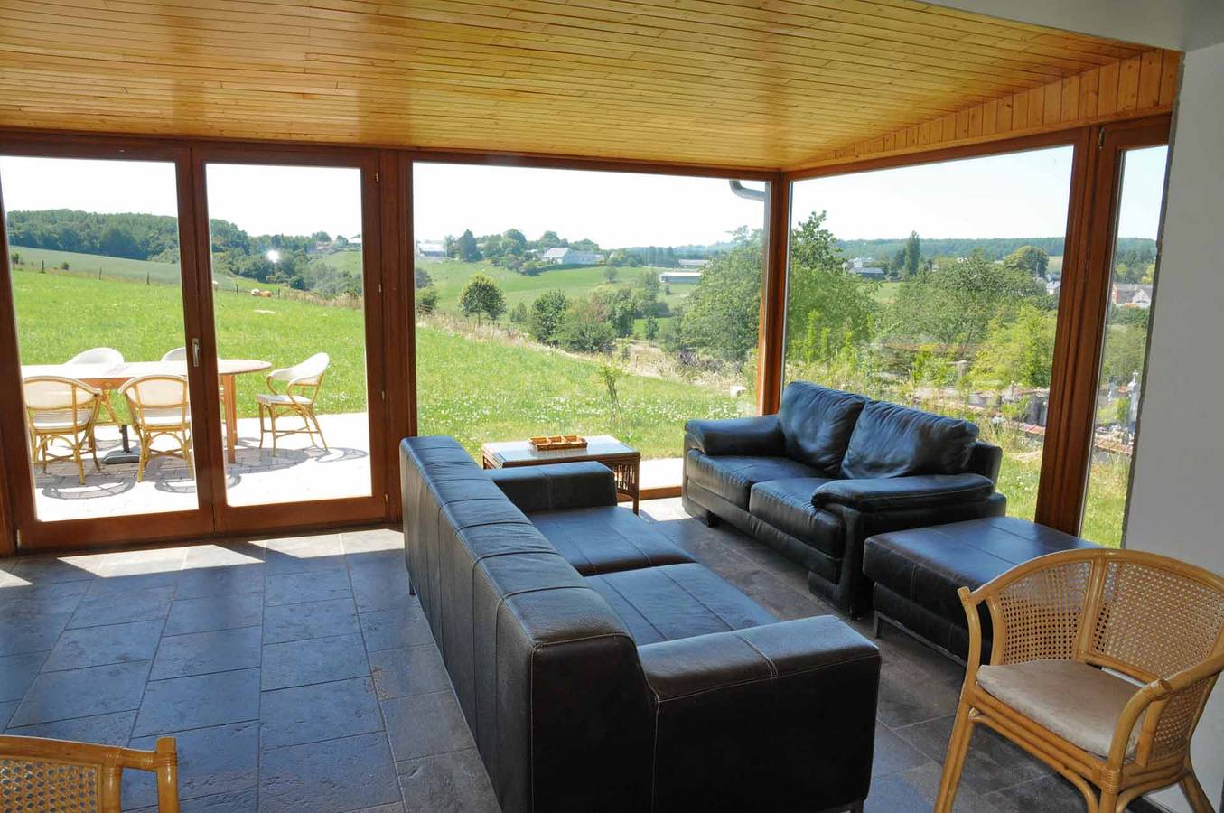 Large 8 person holiday home near Durbuy - Xbox and Sauna. in Somme-Leuze, Région de Namur