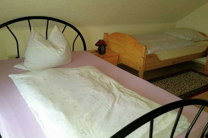 Location de vacances pour 6 personnes, avec terrasse et jardin à Klingenthal - 4