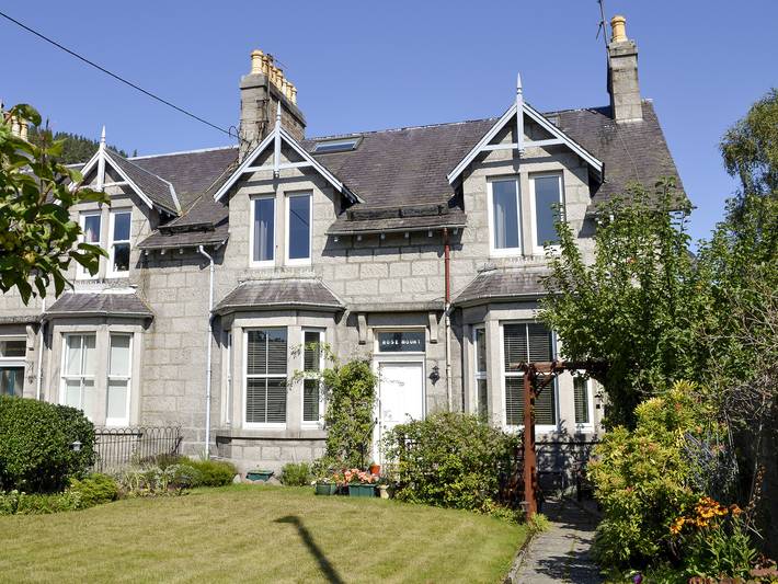 Log cabin for 7 people in Ballater