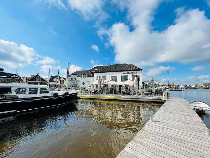 Hotel für 2 Personen, mit Terrasse und Seeblick sowie Ausblick in Grou