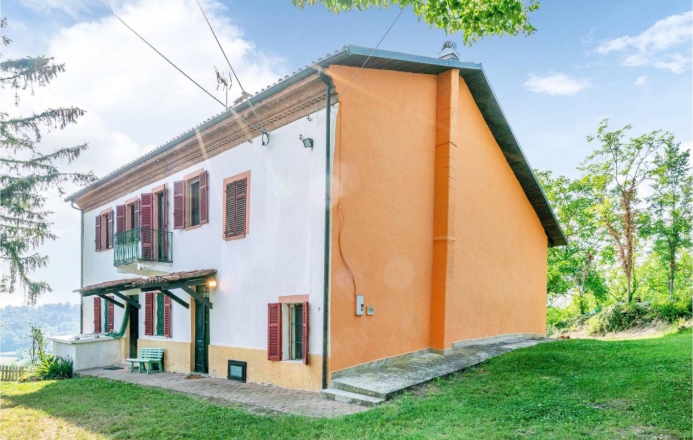 Appartamento intero, Accogliente appartamento con parcheggio, cucina e Wi-Fi in Vignale Monferrato, Provincia d'Alessandria