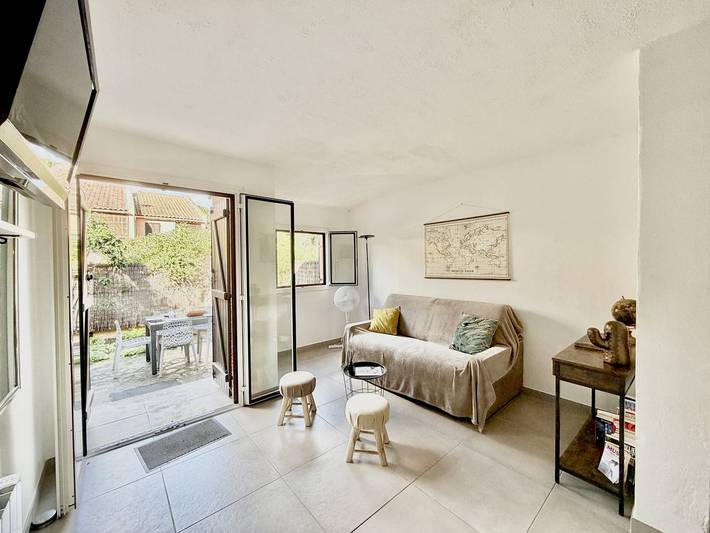Casa luminosa con aire, terraza y parking, cerca de la playa in San Ciprianu, Lecci