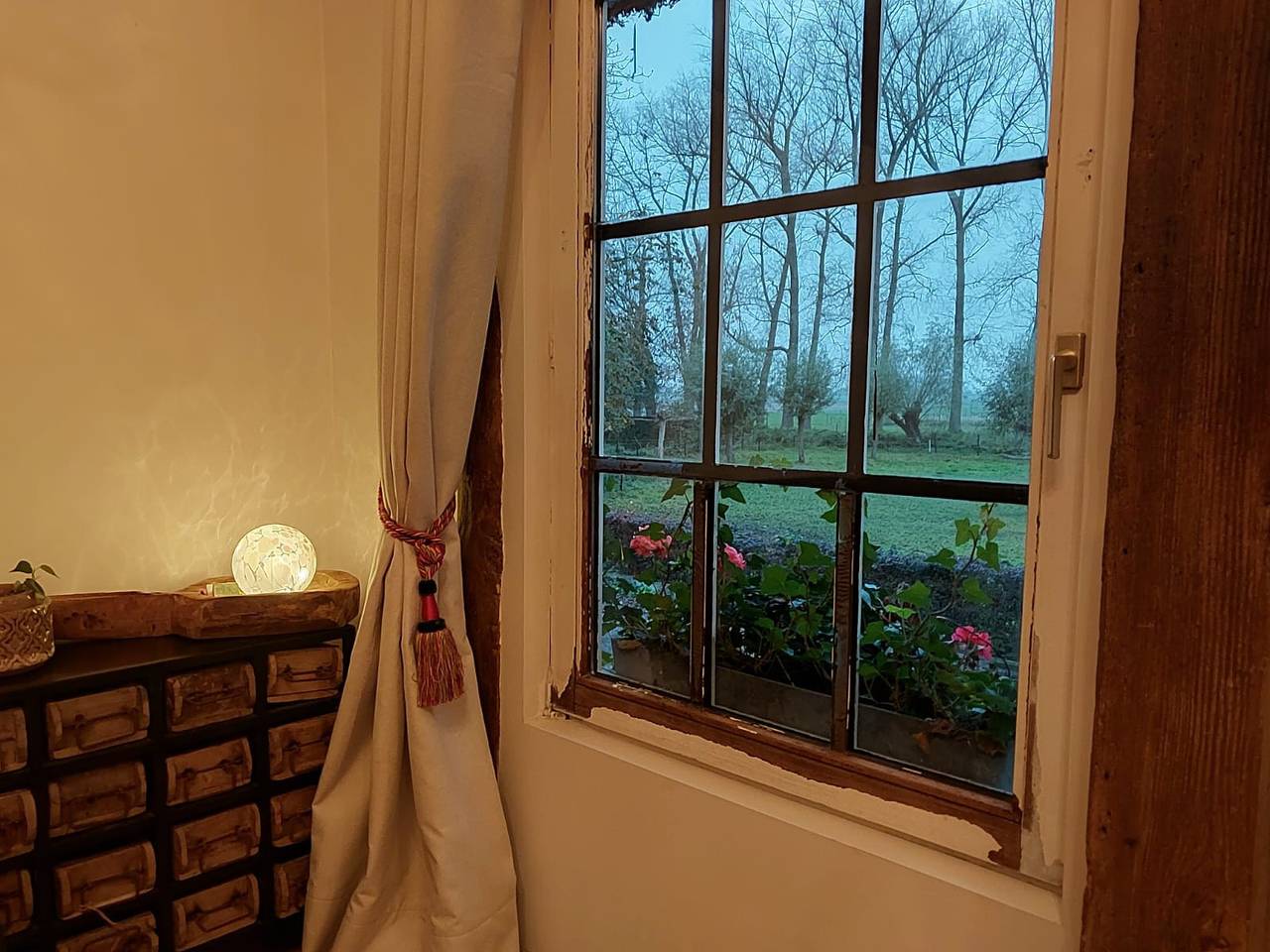 Authentic 6-person holiday farm on a beautiful and quiet spot in Ijzendijke in Ijzendijke, Zeelandic Flanders
