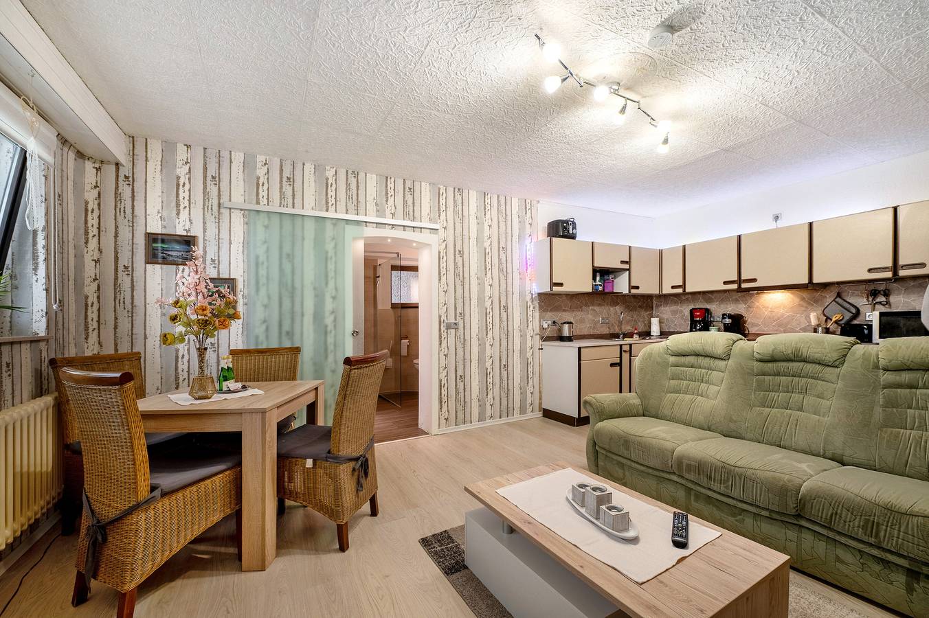 Ganze Wohnung, Ferienwohnung "Pesch" mit Gemeinschaftsterrasse und Wlan in Nettersheim, Naturpark Hohes Venn-Eifel