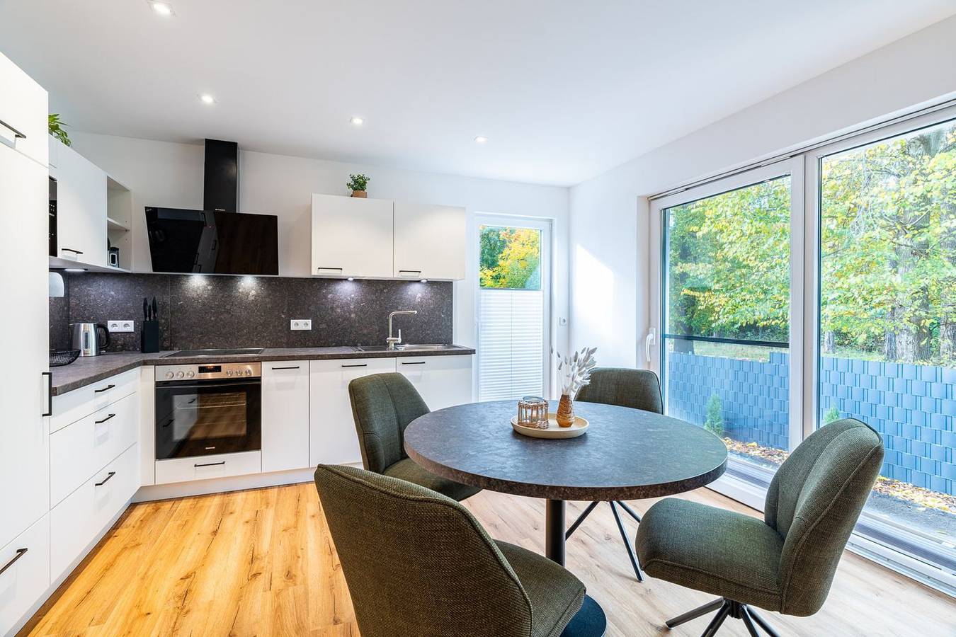 Erholsames Ferienhaus Waldharmonie in Kölpinsee mit Sauna, Garten und Balkon in Kölpinsee, Loddin