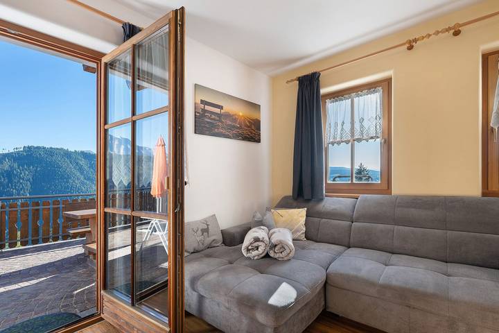 Ganze Wohnung, Apartment „4 Latemar“ mit Bergblick, Gemeinschaftsgarten und WLAN in Welschnofen, Dolomiti Superski