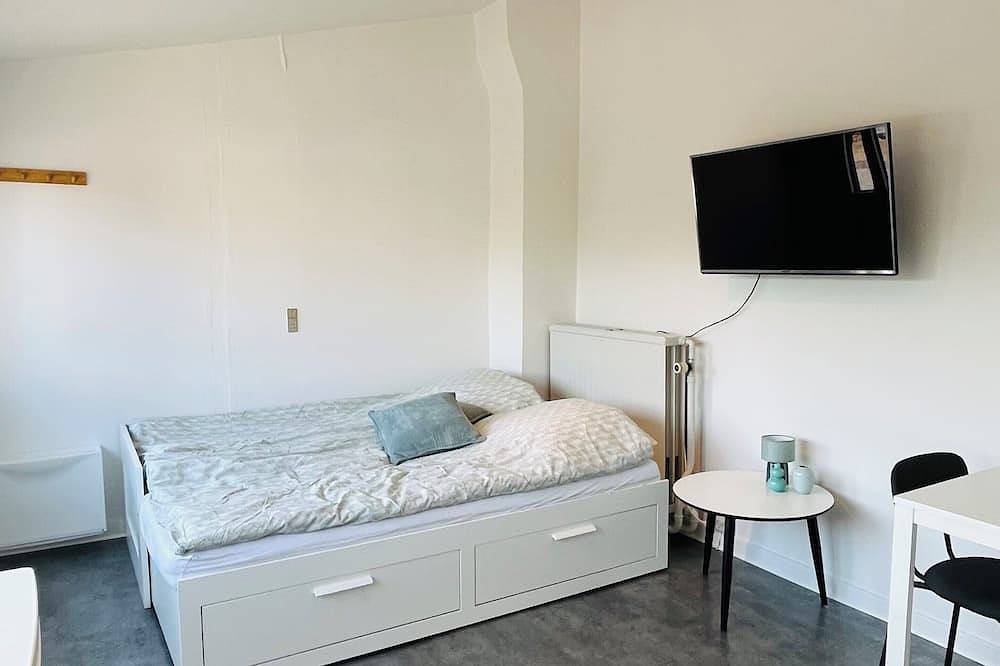 Ganze Wohnung, Cozy studio 500 m from the ferry and city center - perfect for 2 people in Hirtshals, Hirtshals region