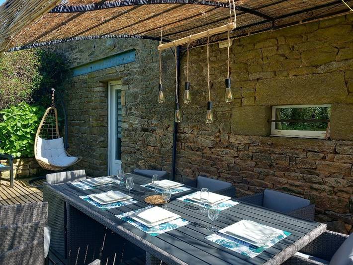 Gîte pour 2 personnes, avec terrasse et jardin à Locqueltas
