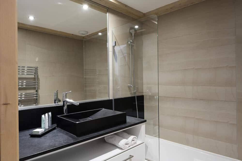 Appartement entier, Wifi, 100m du centre station, remise en forme, piscine, sauna, hammam, terrasse, balcon, parking in Chinaillon, Le Grand-Bornand