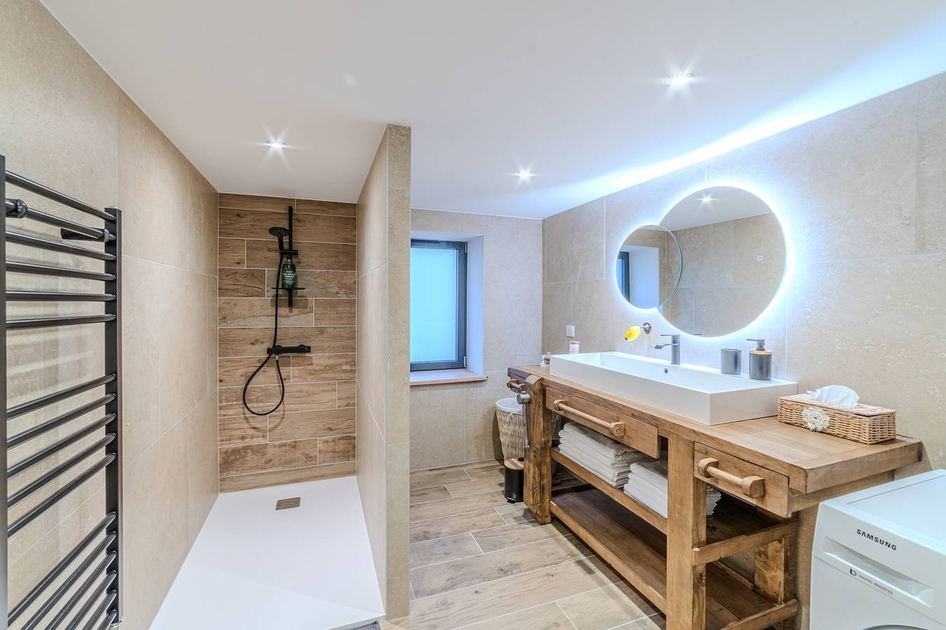 Appartement entier, La Ferme aux Paons - Appartement pour 5p in Coutouvre, Région de Roanne