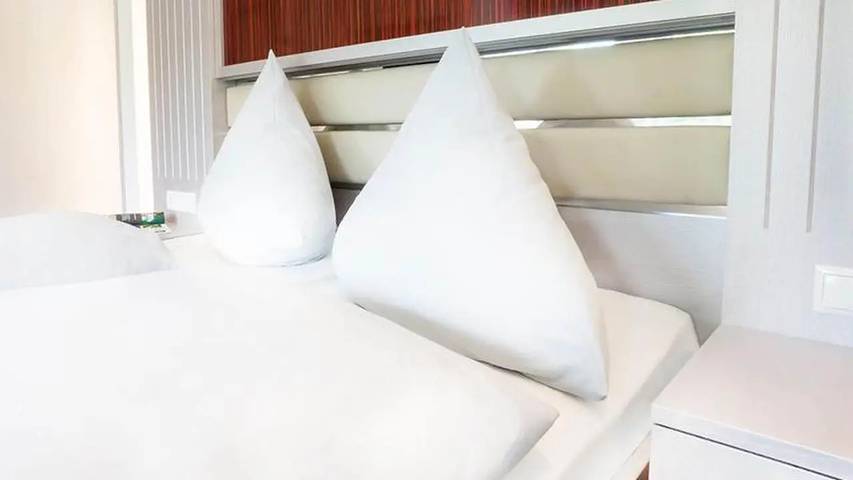 Ferienwohnung für 2 Personen, mit Balkon und Pool sowie Whirlpool und Sauna in Meschede - 3