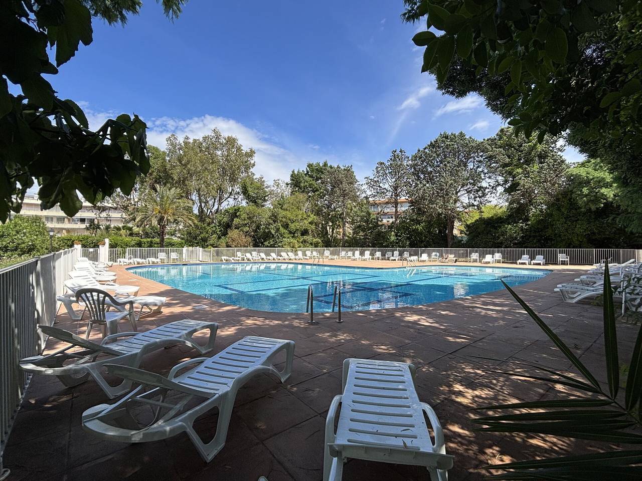 Entire apartment, Summer Studio in Saint-Tropez, Draguignan region