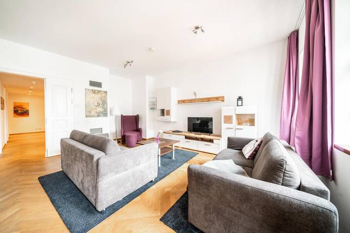 Ferienwohnung für 8 Personen, mit Ausblick und Balkon in Dresden Striezelmarkt - 4