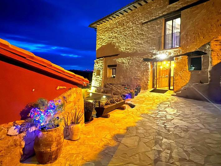 Casa rural para 2 personas, con Terraza y Jardín además de Piscina y Sauna en Provincia de Teruel