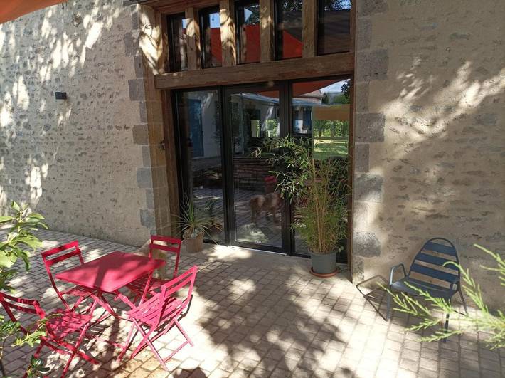 Gîte pour 4 personnes, avec vue et terrasse ainsi que jardin et sauna dans Traînou - 2
