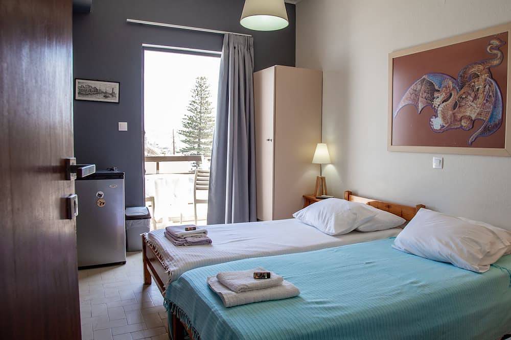 Affordable double room w/sea view on Agia Marina beach\n in Agia Marina, Region de Chania
