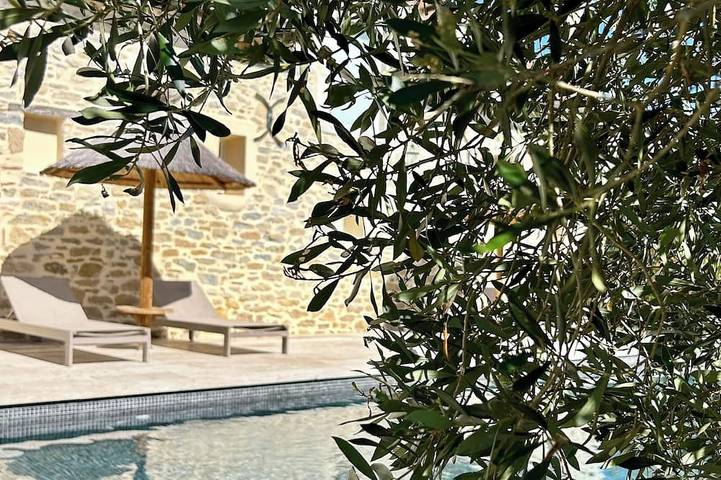 Gîte pour 4 personnes, avec Jacuzzi et Terrasse ainsi que Jardin et Piscine à Josse