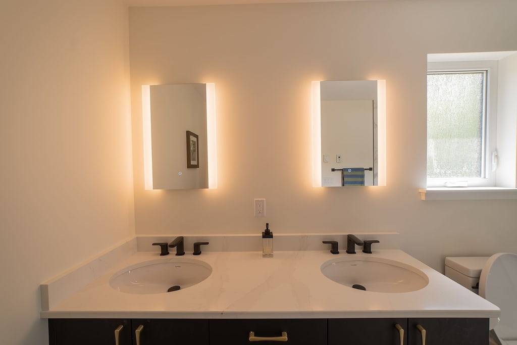 Stunning waterfront retreat! in Tofino, Alberni-Clayoquot Regional District