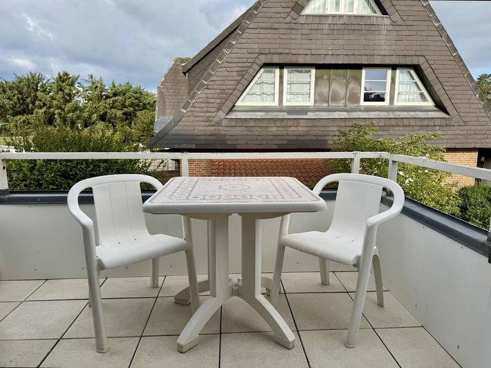 Ganze Wohnung, 2-Zimmer Whg. für 4 Personen mit Balkon, Stellplatz, WLAN. Haustier erlaubt. in Westerland, Sylt (Gemeinde)