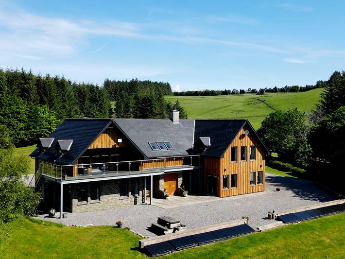 Lodge for 12 people, with garden in Scotland