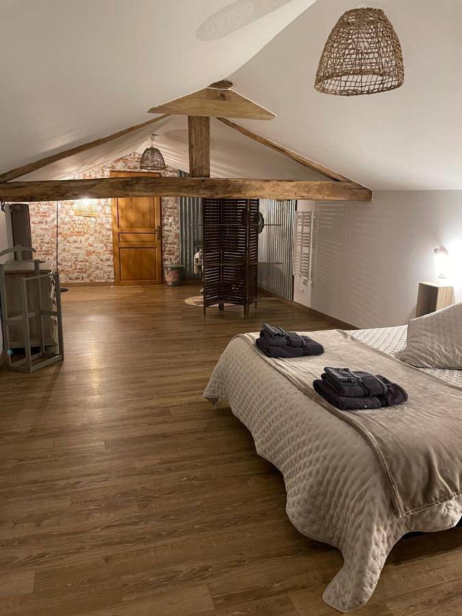 Gîte pour 7 personnes, avec sauna et terrasse à Doulevant-le-Château