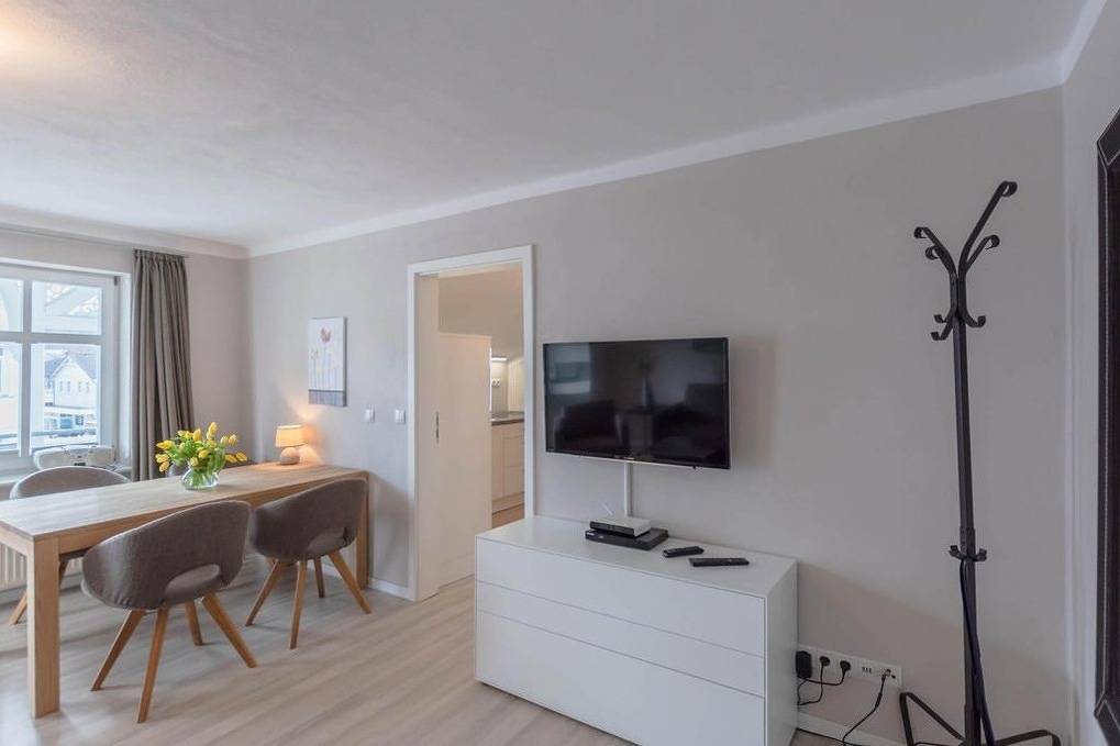 Entire holiday apartment, Villa Iduna / Ferienwohnung No. 7 - 2. Og mit Balkon nach Osten in Ostseebad Binz, Binz